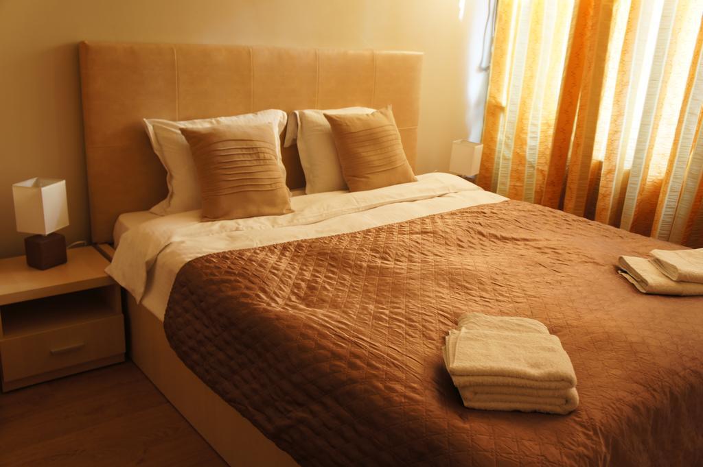 Agentia H Accommodation Бухарест Экстерьер фото