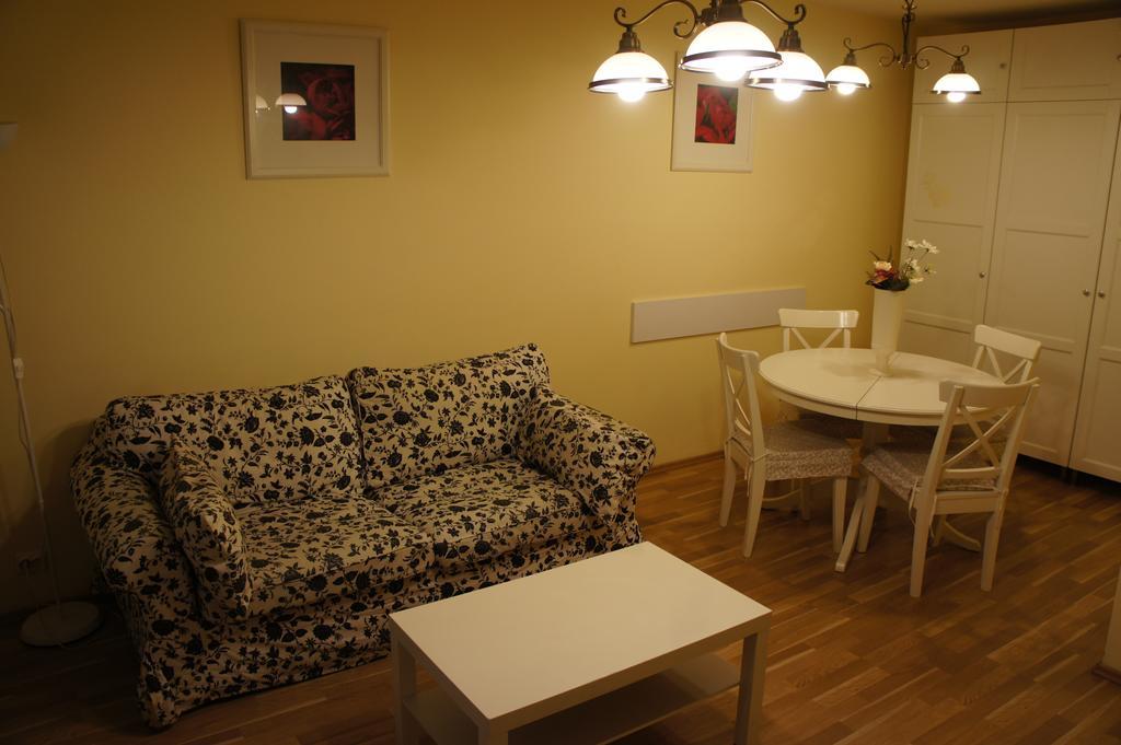 Agentia H Accommodation Бухарест Экстерьер фото
