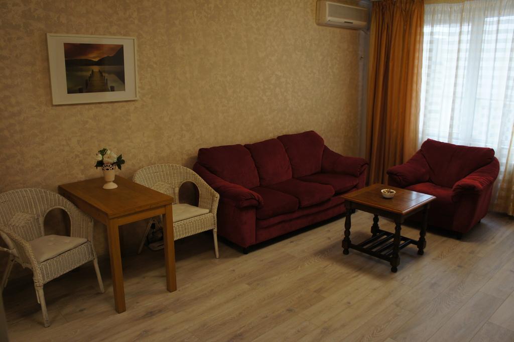 Agentia H Accommodation Бухарест Экстерьер фото
