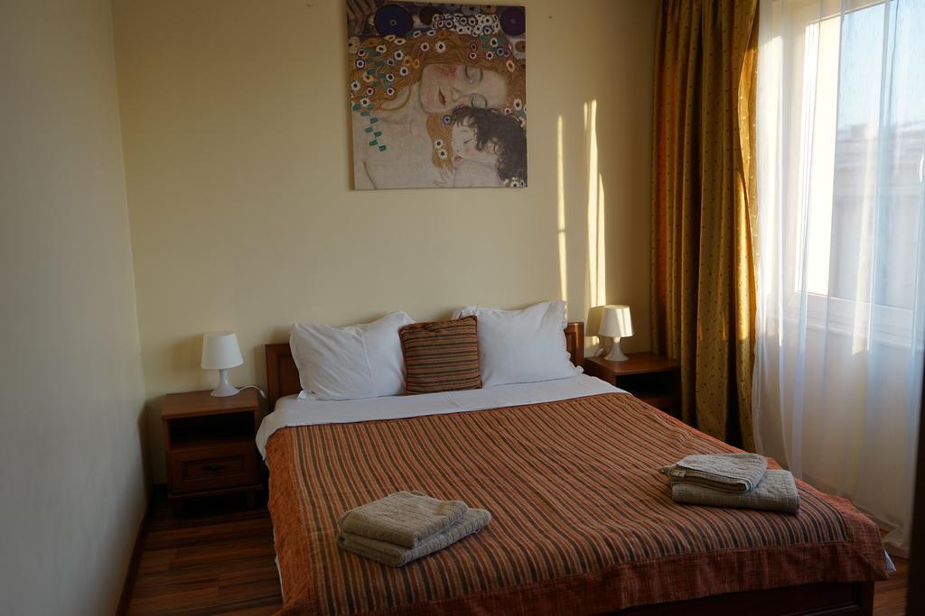 Agentia H Accommodation Бухарест Экстерьер фото