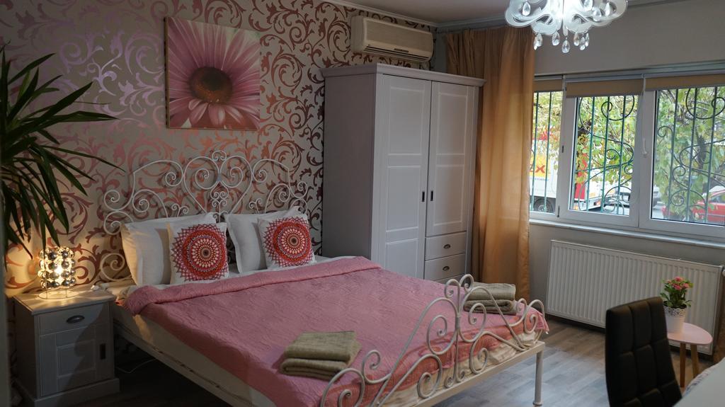 Agentia H Accommodation Бухарест Экстерьер фото